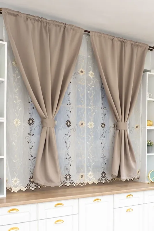 Set Bucatarie Sienna - Perdea cu Flori Maro cu Bej de Bucatarie si Draperie Blackout Coffee