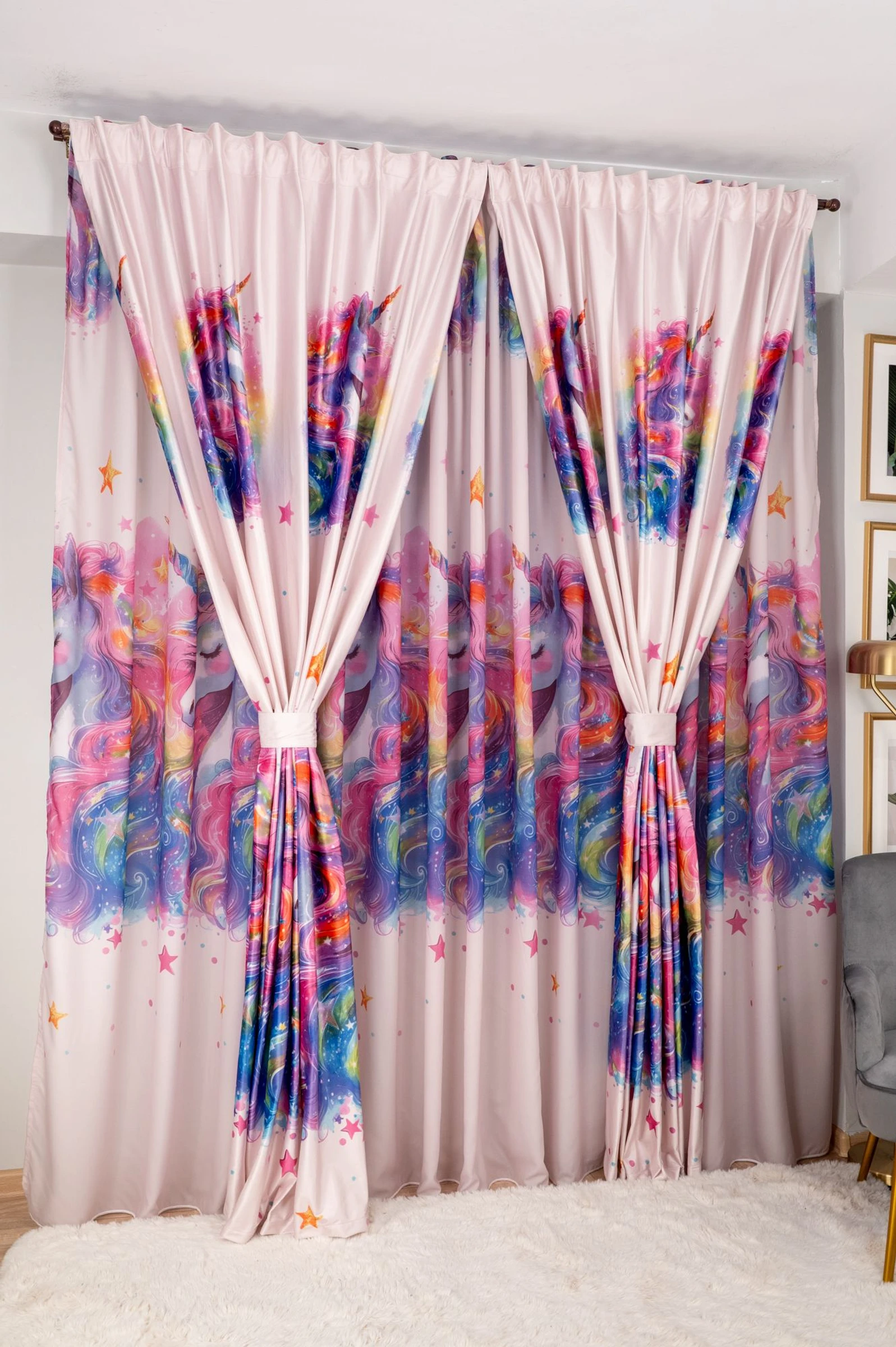 Set Unicorni Magici - Perdea din Matase si Draperie din Catifea 3D Unicorni