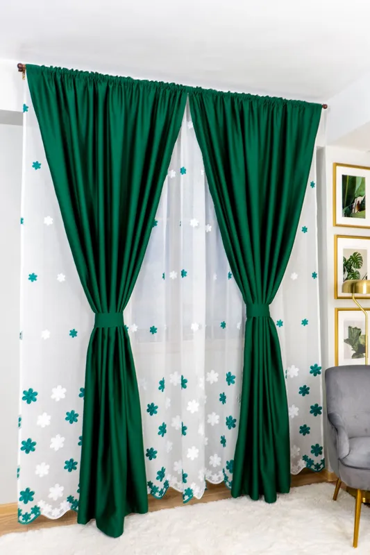 Set Denver - Perdea din In cu Floricele Verde Menta si Draperie Blackout Verde Smarald
