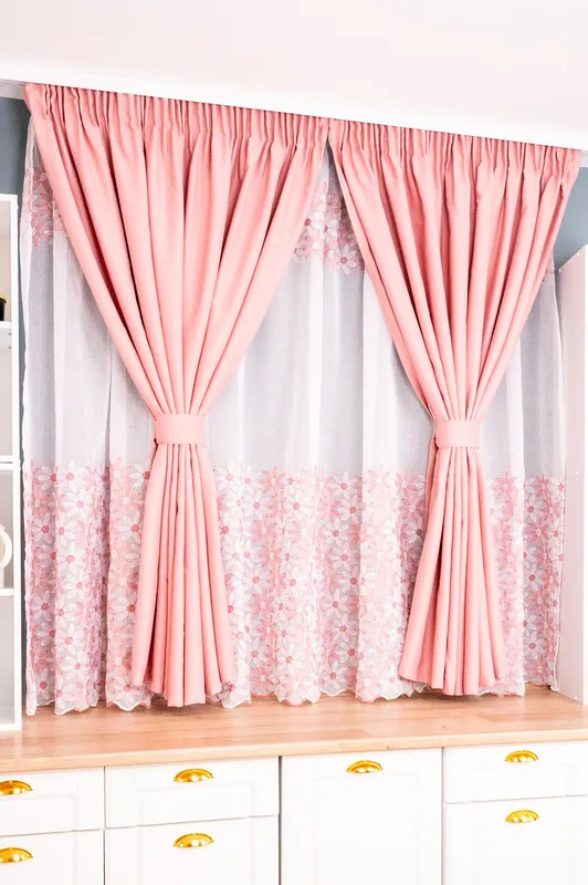 Set Bucatarie Ella - Perdea de Bucatarie Zambet Roz si Draperie Blackout Roz Bridal