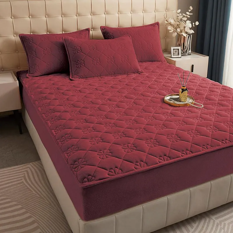 ConfortSoft - Husa de Pat Premium din Catifea Matlasata 140x200 + 2 Fete Perna - Grena - CECTF_M030