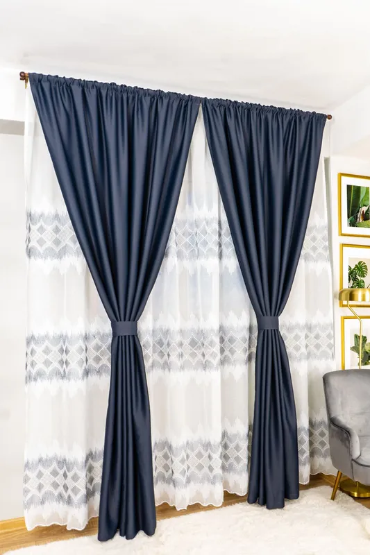 Set Salvador - Perdea din In Echilibru Gri Plumb cu Alb PERD071C_300X245_D4_12_ATL si Draperii Blackout Gri Plumb Inchis - BOTD048_100X245_C3_08_ATL cu Rejansa Set_ATL
