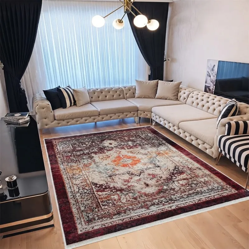 Covor pentru Dormitor 120x180 cm - Model Turcesc Visiniu cu Crem - CVHD012_120x180_CVH