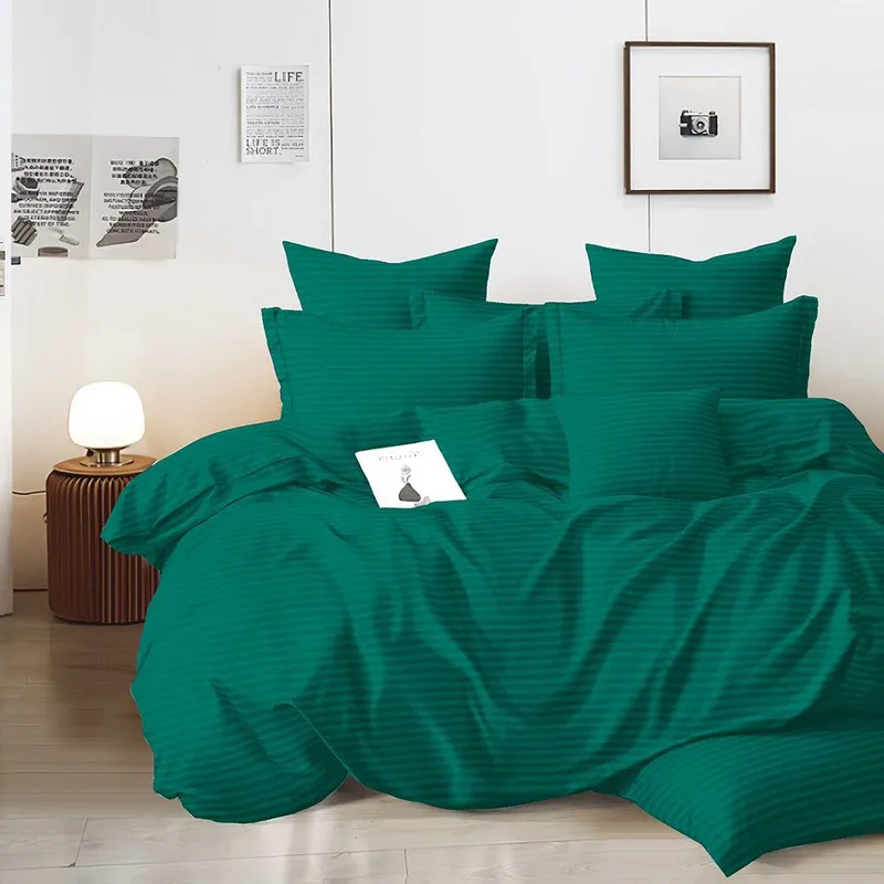 Lenjerie de Pat Damasc Premium 4 Piese cu Cearceaf Elastic - Verde Smarald - LDEM_I078