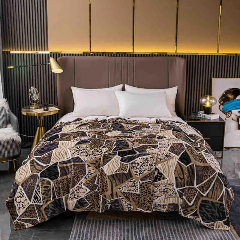 Patura Pufoasa Cocolino Subtire (200x230 cm) - Maro Forme Geometrice - PCCM_T007B