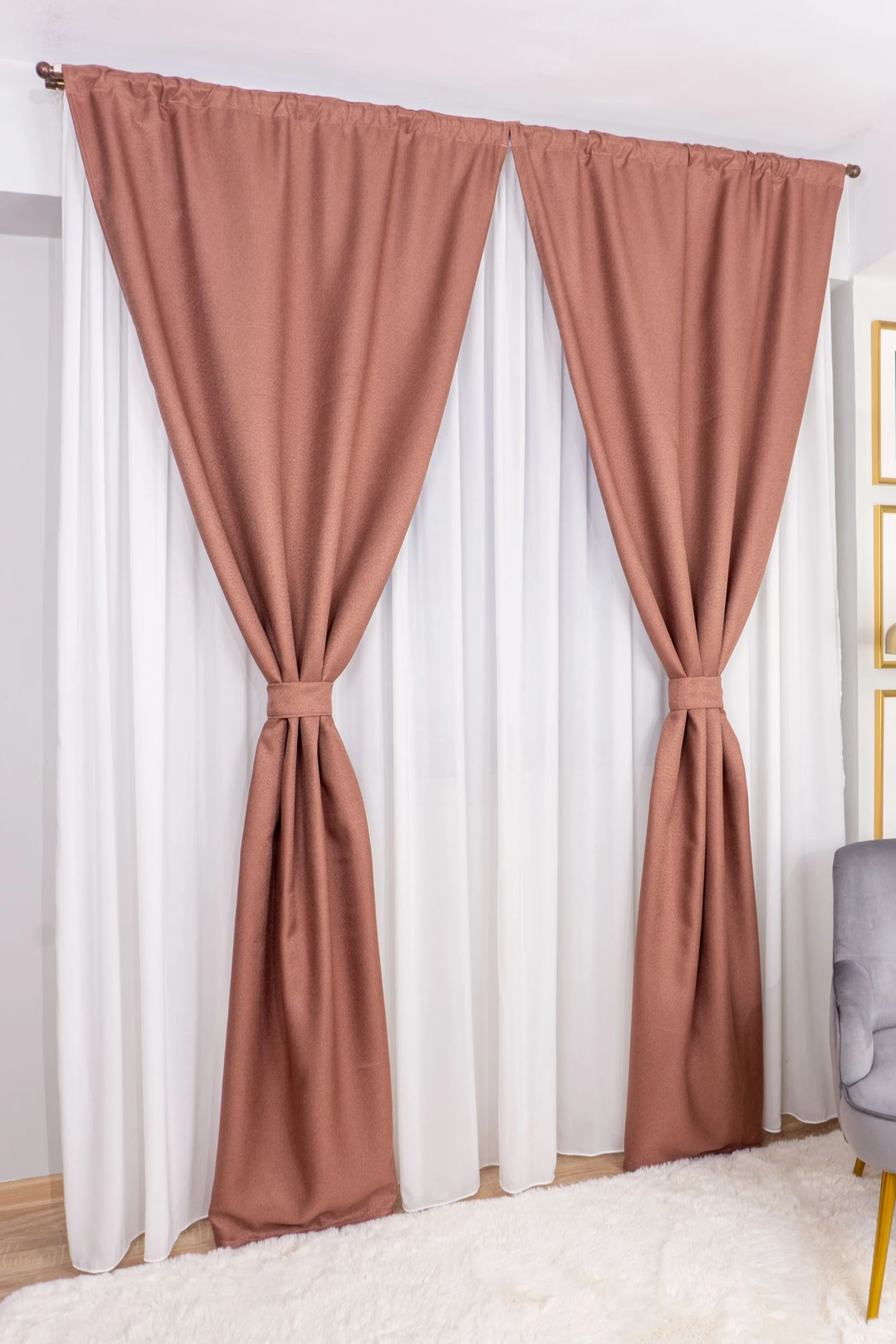 Set Dorina - Perdea Alba Voal  PERD007_300x245_D1_20_ATL si Draperii din In Roz Pudra Inchis - DIN015A_100X245_B3_10_ATL cu Rejansa Set_ATL