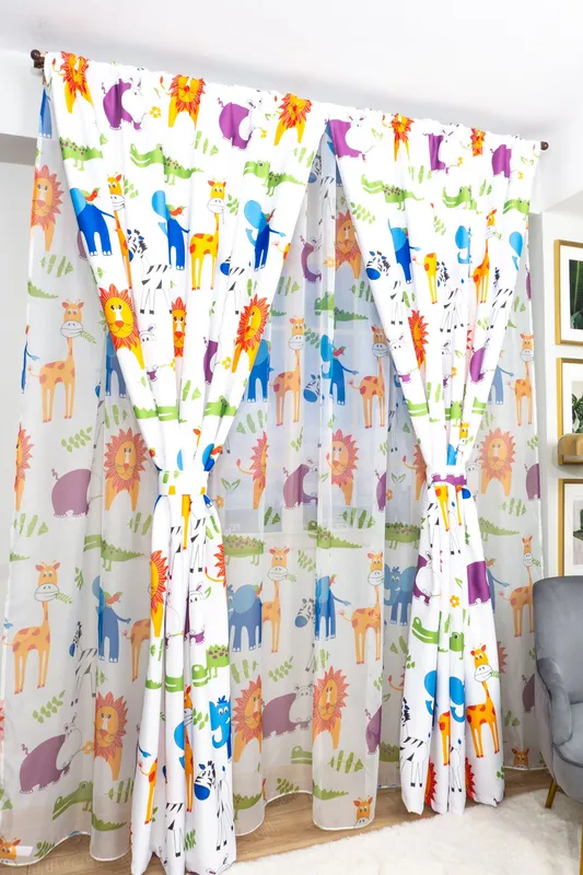 Set Madagascar - Perdea Madagascar PERD091B_300X245_E1_06_ATL si 2 Draperii Madagascar BOTD036B_100x245_A1_04_ATL cu Rejansa Set_ATL