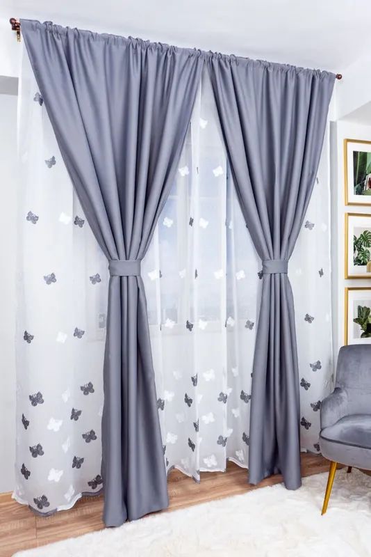 Set Corina - Perdea din In cu Fluturasi Gri si Draperie Blackout Gri Metalic