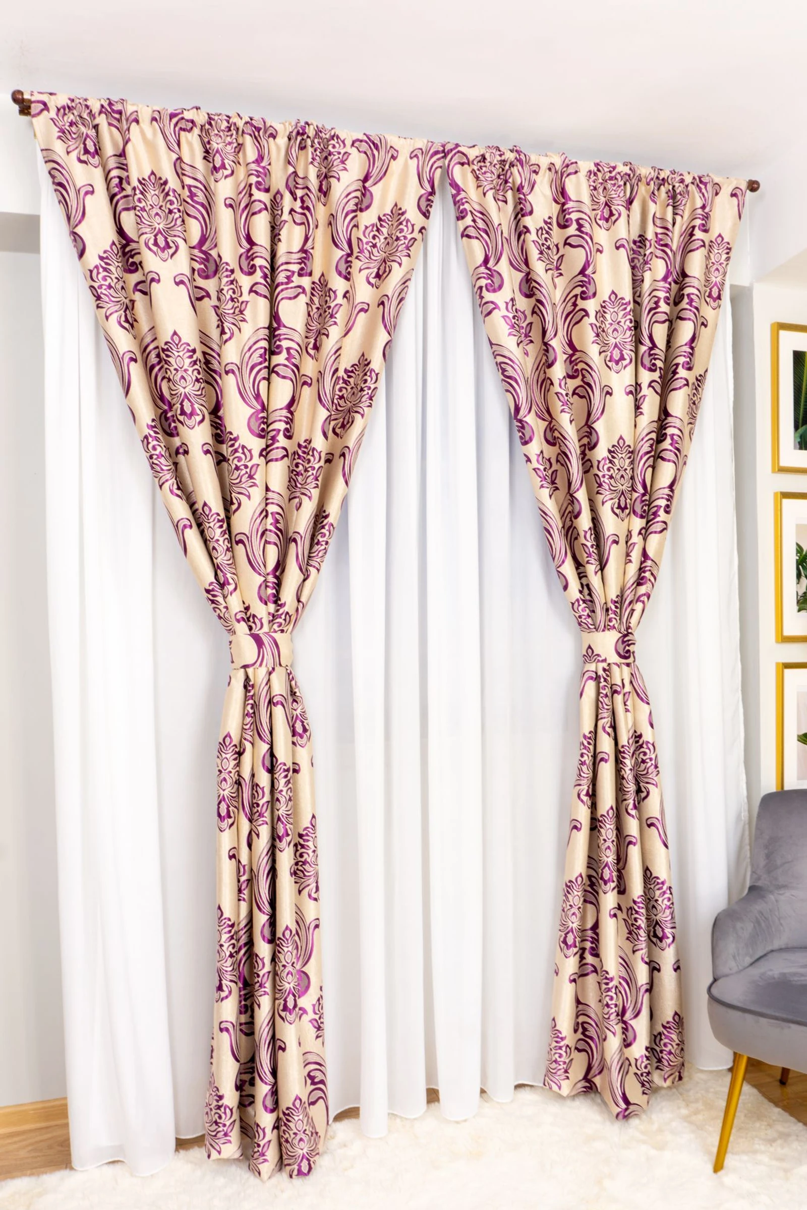 Set Katia - Perdea Alba Voal  PERD007_300x245_D1_20_ATL si Draperii Baroc Mov - BOTDA505_100x245_A3_03_ATL cu Rejansa Set_ATL