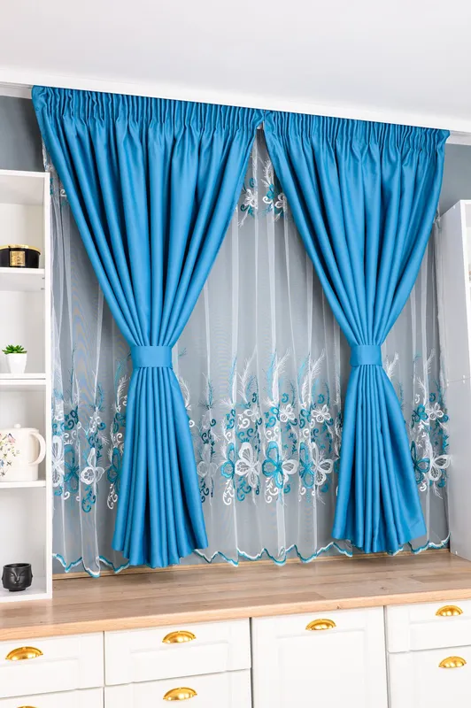 Set Bucatarie Trinidad - Perdea de Bucatarie Sofia cu Fluturi Turcoaz - si Draperie Blackout Turcoaz Elegant