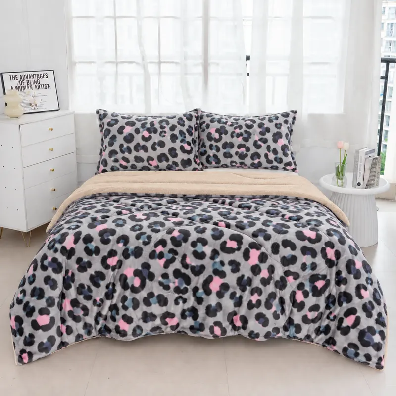 Pilota Cocolino cu Blanita, 200x230cm + 2 Fete de Perna 50x70cm - Pink Leopard - PM_P049B