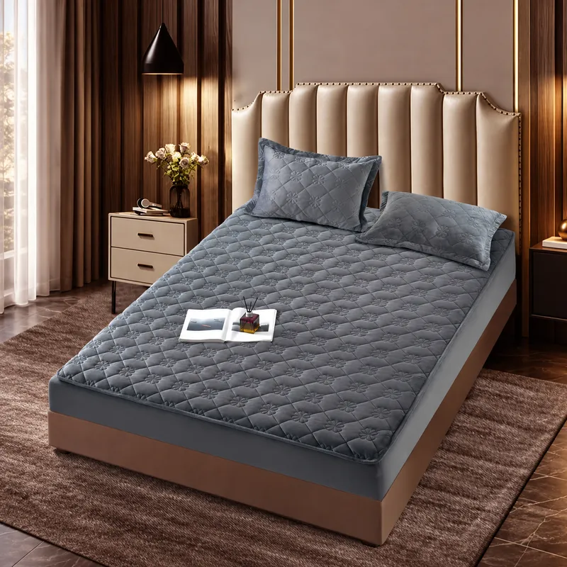 ConfortSoft - Husa de Pat Premium din Catifea Matlasata 180x200 + 2 Fete Perna - Gri Inchis - CECTF_M081