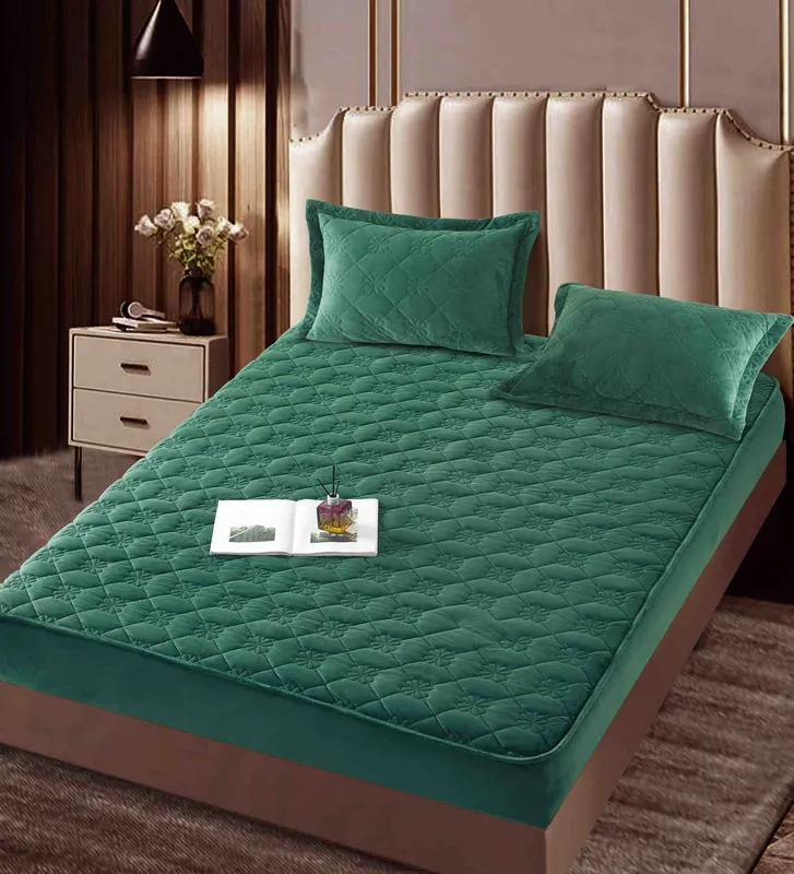 ConfortSoft - Husa de Pat Premium din Catifea Matlasata 180x200 + 2 Fete Perna - Verde - CECTF_M086