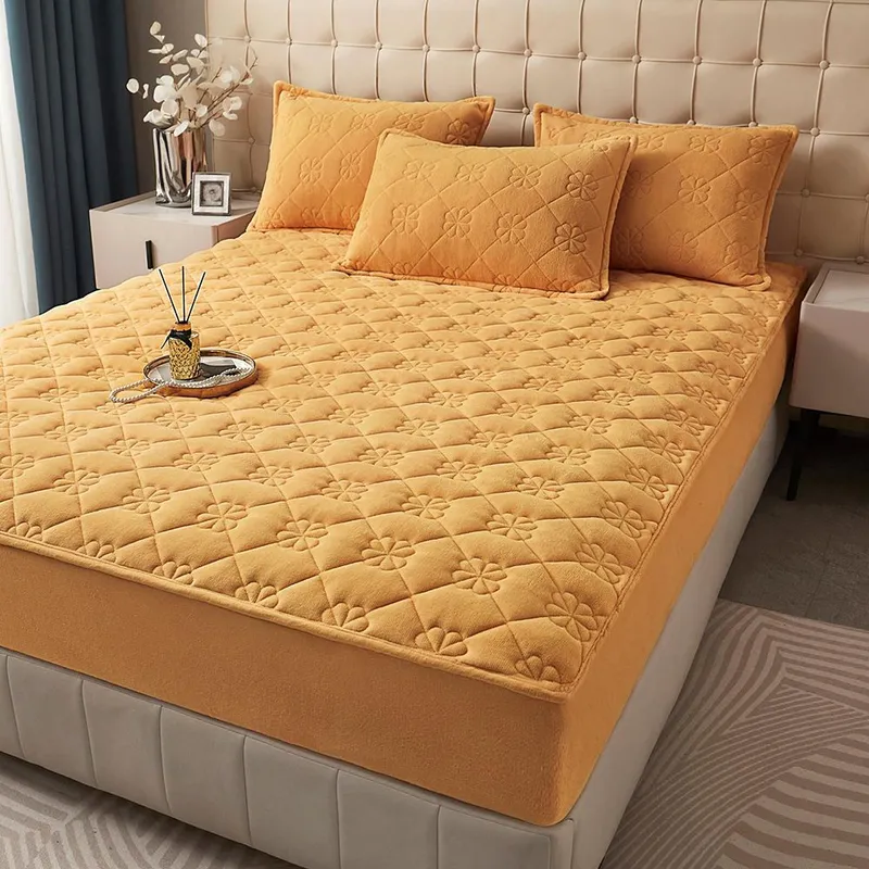 ConfortSoft - Husa de Pat Premium din Catifea Matlasata 180x200 + 2 Fete Perna - Galben Mustar - CECTF_M090