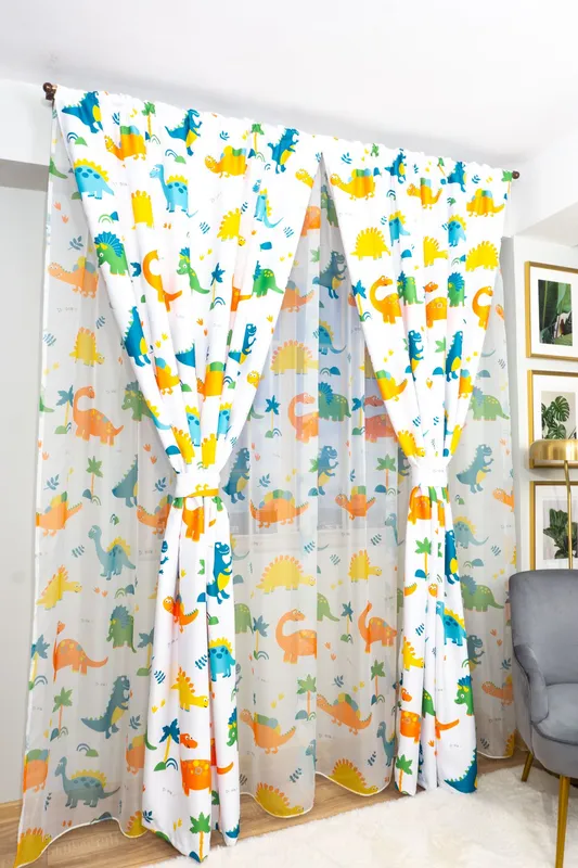 Set Lumea Dinozaurilor - Perdea Lumea Dinozaurilor PERD054A_300x245_E1_04_ATL  si 2 Draperii Lumea Dinozaurilor BOTD073_100x245_A2_10_ATL cu Rejansa Set_ATL